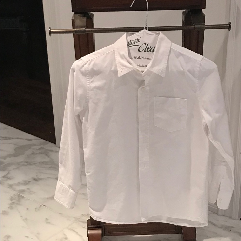 Gap button down size 8 boys. Excellent condition.